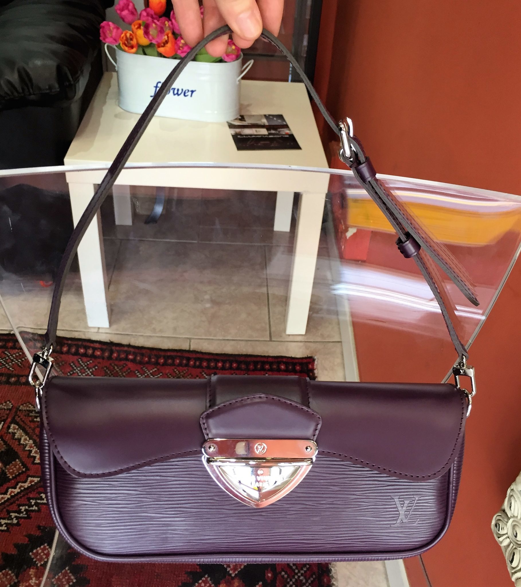 Louis Vuitton Montaigne Beverly in EPI porpora, Borsa Vuitton originale mai usata – LUSSO DOC