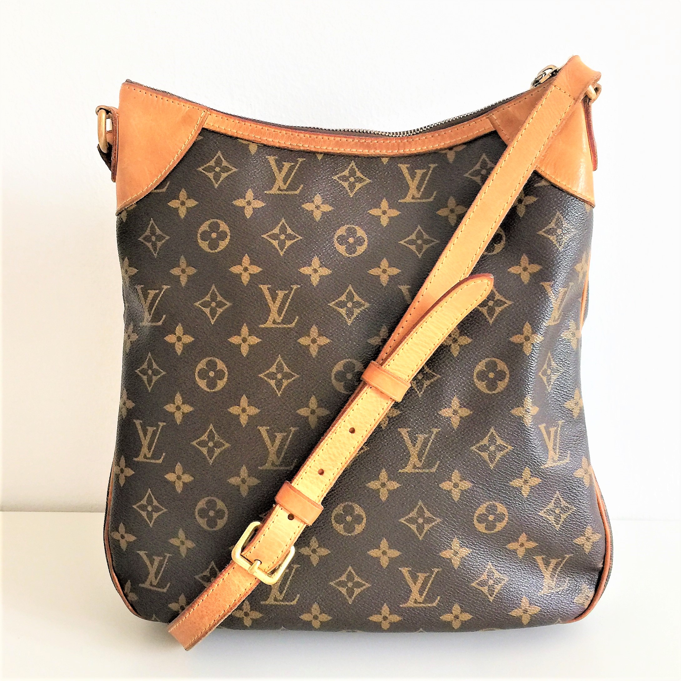 louis vuitton m40143 tivoli (mb2058) pm size, monogram canvas gold  hardware, with dust cover